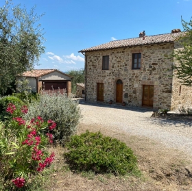 PODERE PODERUCCIO O MADONNA LA SANTA